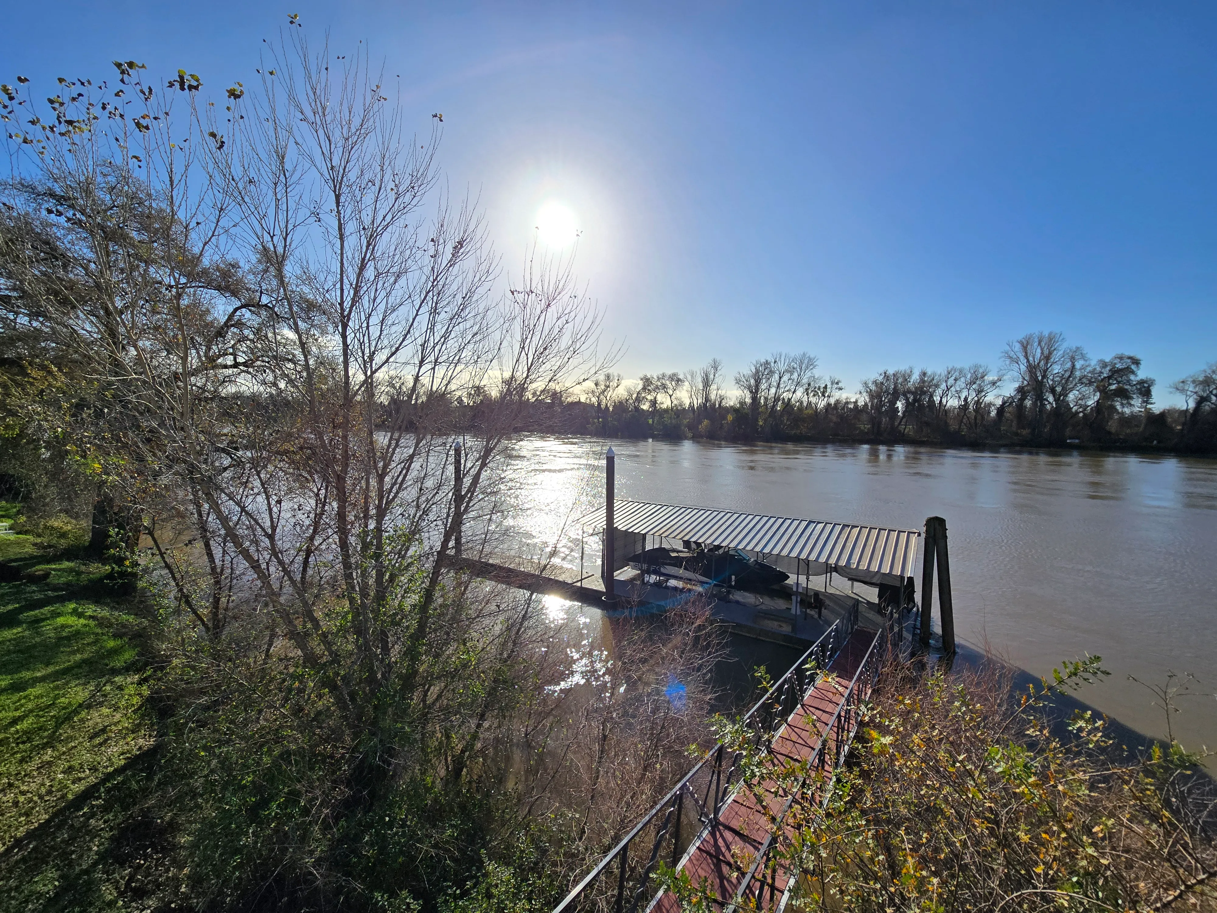 Wide shot of completed Garden Highway building exterior